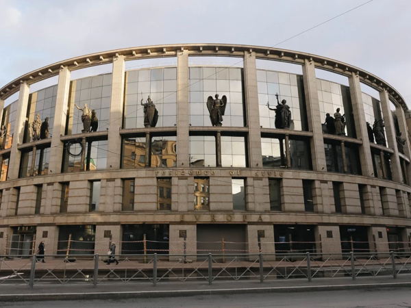 Лекция Дарьи Бывших «Постмодернизм» (В рамках цикла «Сто лет архитектуры: от модерна до капрома»)