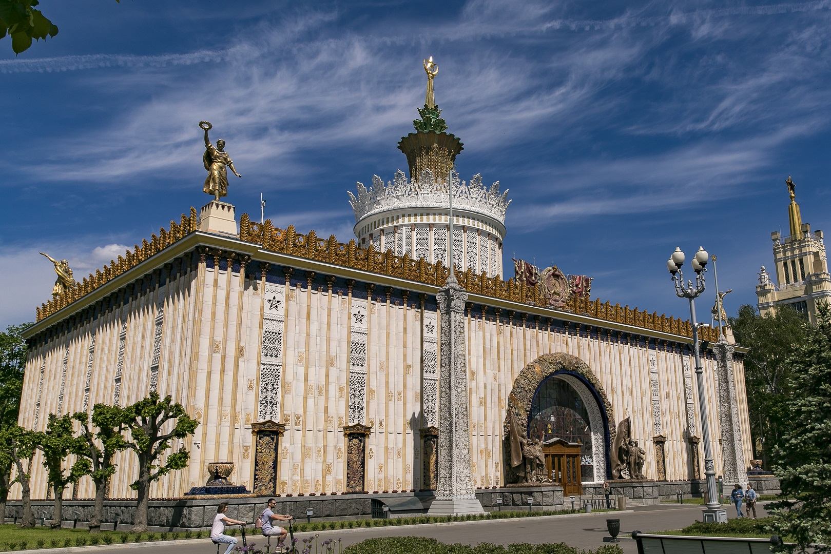 Тематическая экскурсия ко Дню космонавтики «Немного о древнерусской космогонии»