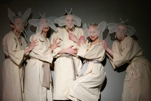 Хоровой спектакль «Стрекоза и муравей: страшные сказки леса»