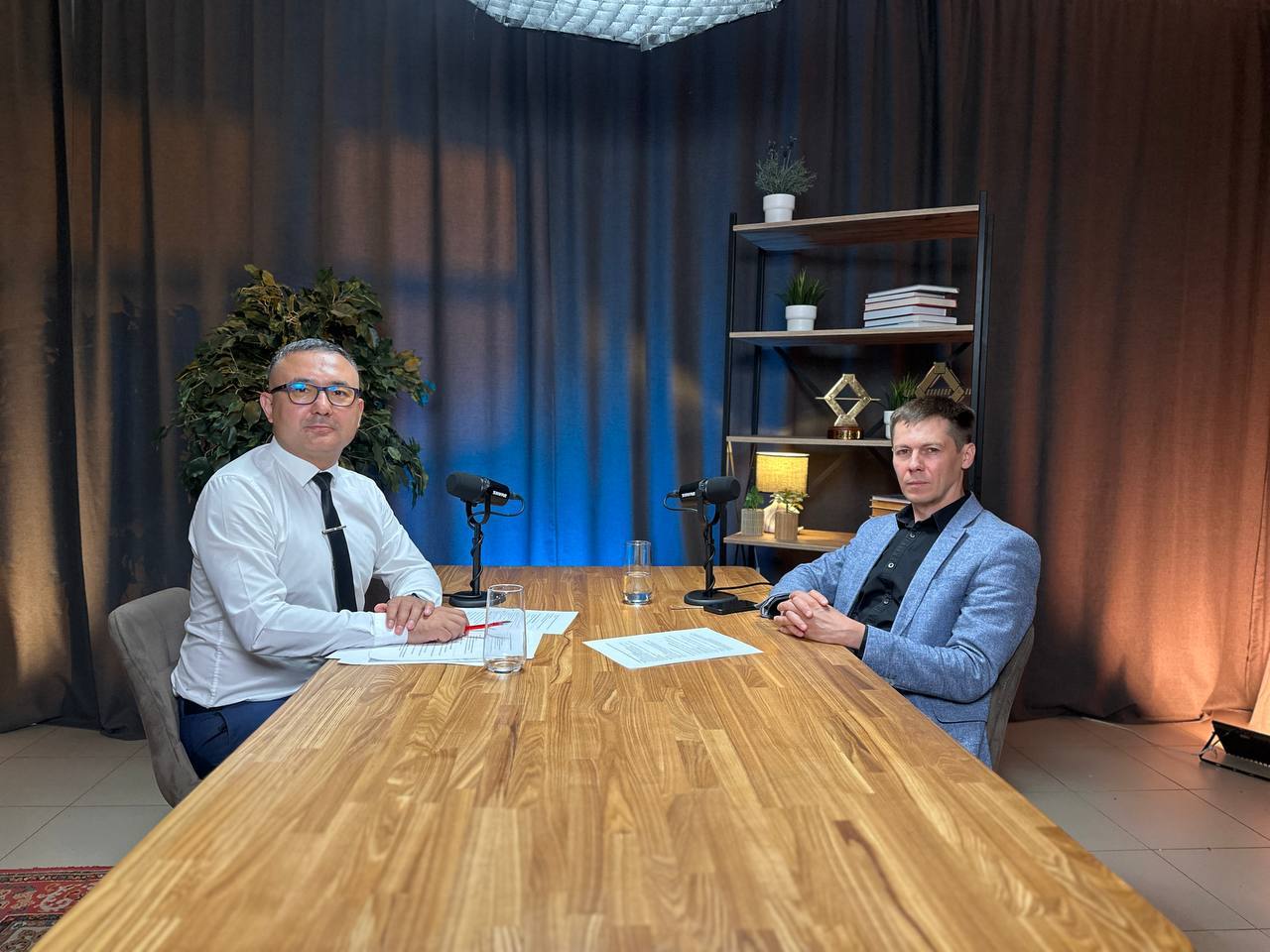 BUSINESS STANDUP: Как B2B-маркетплейсы взрывают рынок промышленных продаж. Гость — Валерий Брекоткин