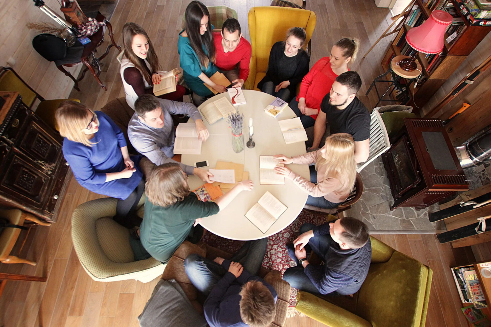 Книжный клуб "Справься с тревогой пока она не расправилась с тобой"