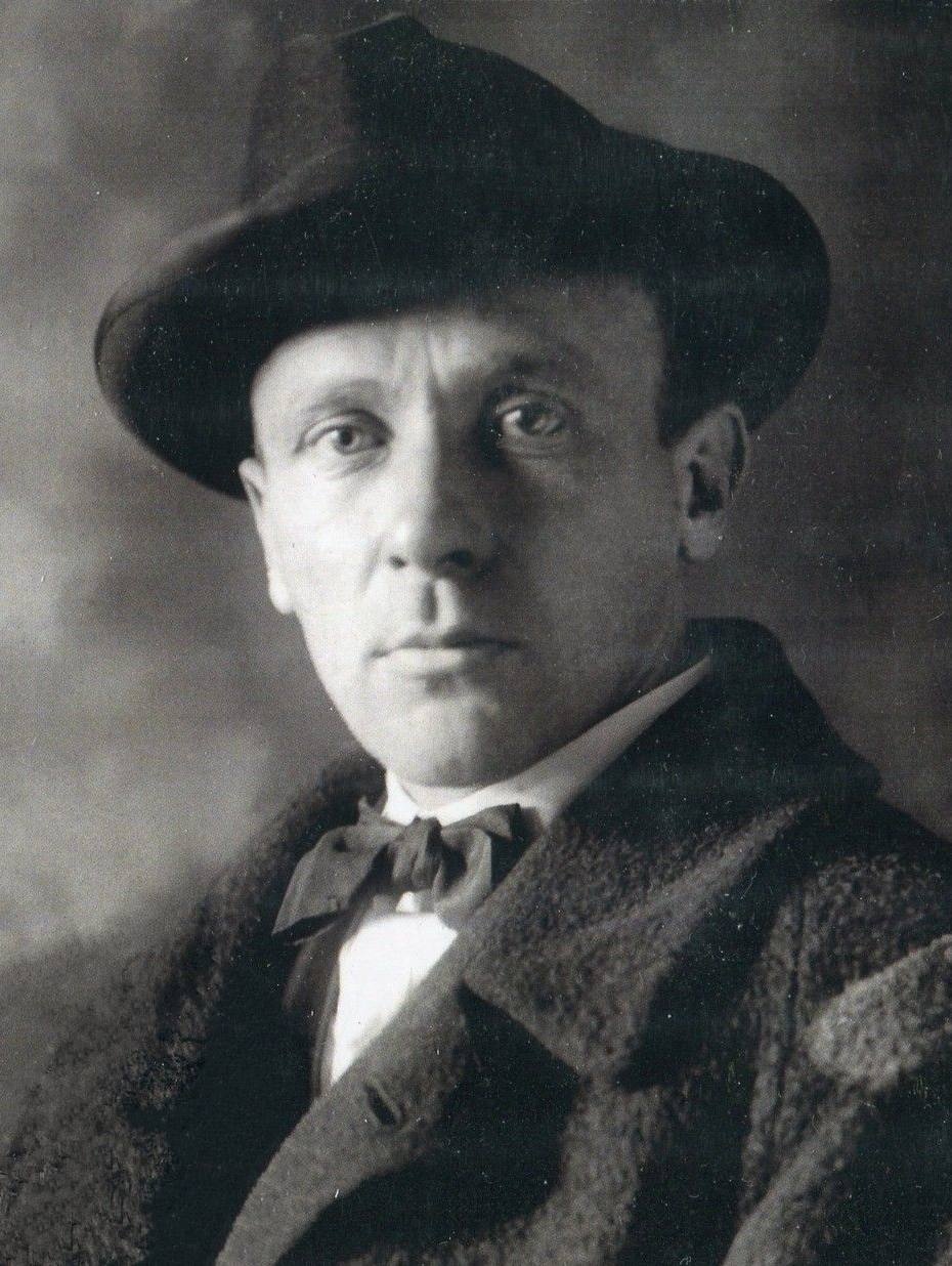 Шляпа поэта. Булгаков 1925.