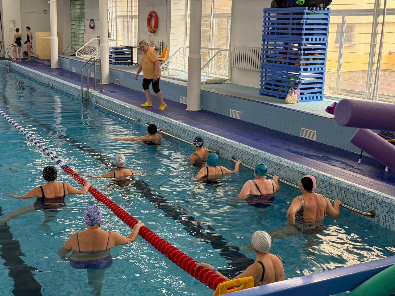 Бесплатные занятия в бассейне для жителей округа старшего возраста (55+)