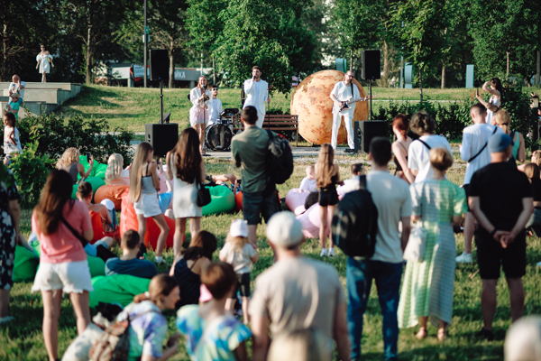 Музыкальный вечер на набережной — вместе с Clever park и ШАЛОСТИ band