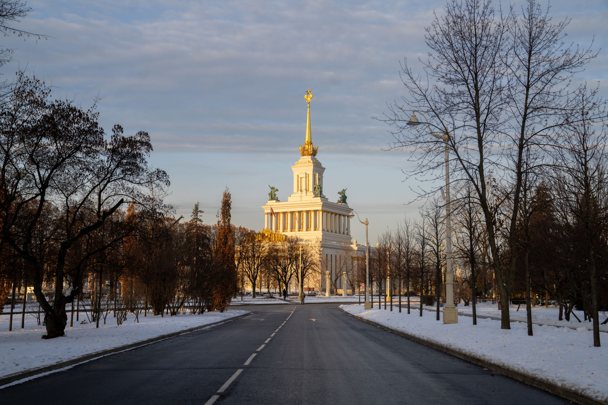 Космическая прогулка по ВДНХ