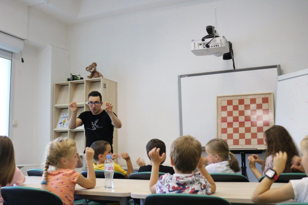 "Разноцветная неделя": мастер-класс "Шахматы на пальцах", 7+