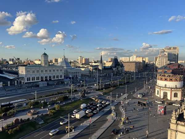 «Опоздавшие на сто лет»: квест-экскурсия по площади трёх вокзалов (без гида)