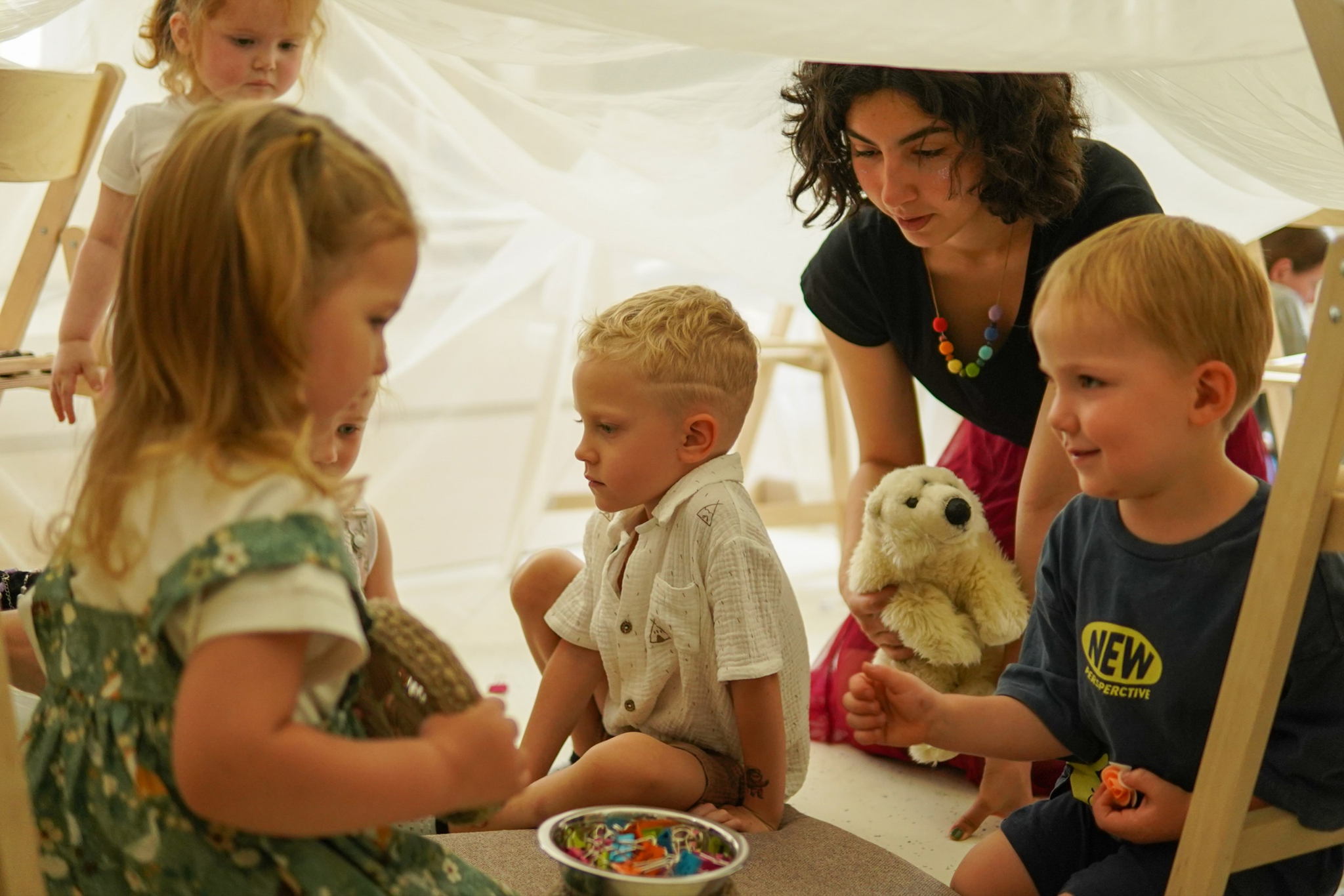 Школа Сказочников: читательско-игровая встреча "Мама" 3+