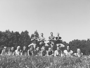 YogaPicnic #37. Йога-пикник на свежем воздухе с Сашей Постоваром. Санкт-Петербург, Сампсониевский сад