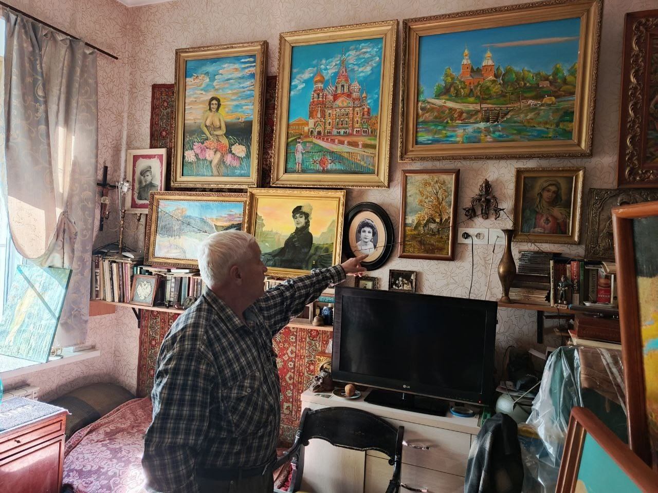 Выставка «Звезды российской эстрады»