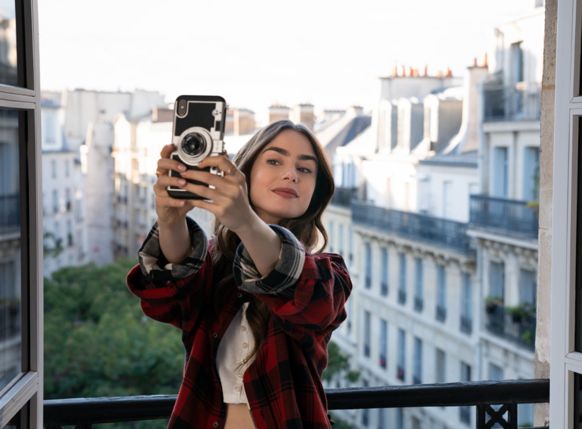 ENGLISH SPEAKING CLUB "Emily in Paris: Episode 10, Season 1” (B1 и выше)