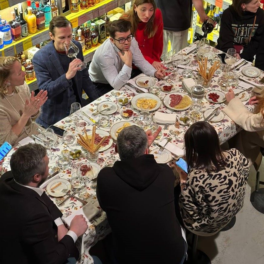 Spanish Bubbles Table