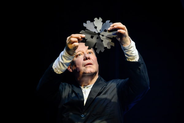 "Я иду искать". Спектакль ALFEROV Lab в исполнении Вадима Курилова