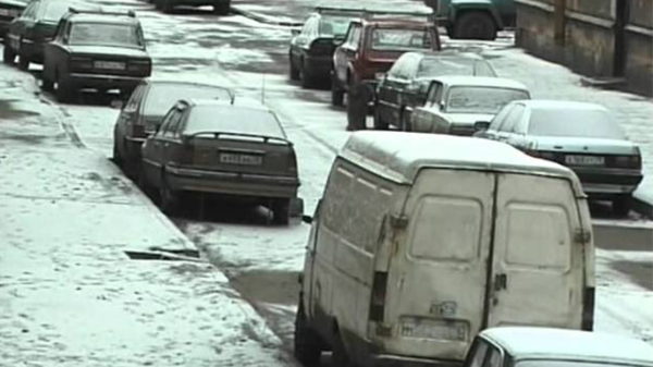 Вечер кино: «Окно в Париж» (1993) и «Тише!» (2003)