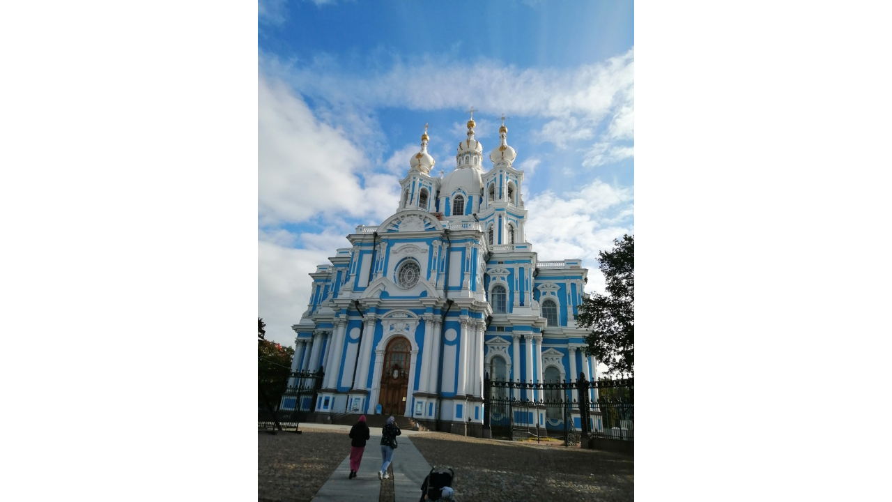Бесплатная экскурсия «Смольный. Воскресенский Новодевичий монастырь и рождение женского образования в России»