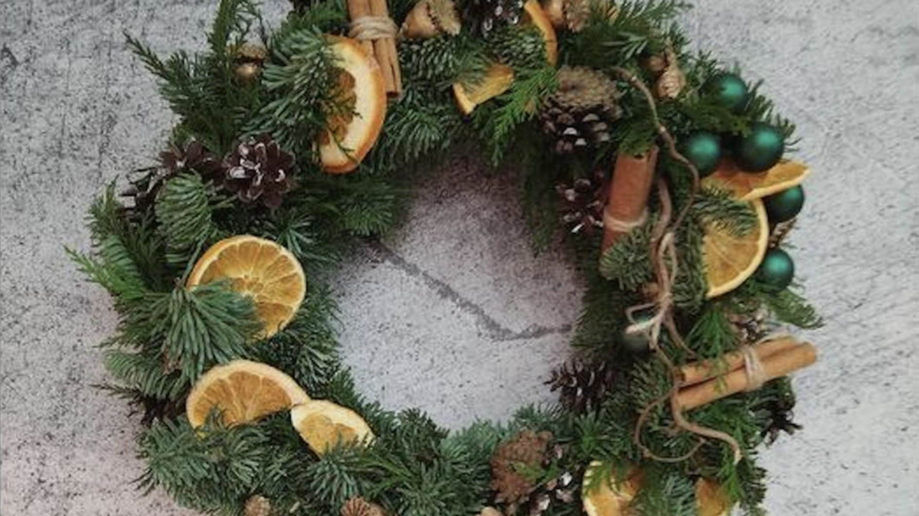 в 14:00 Мастер-класс "Новогодний венок" с Юлией Бутовой в Ботаническом саду МГУ. 6+