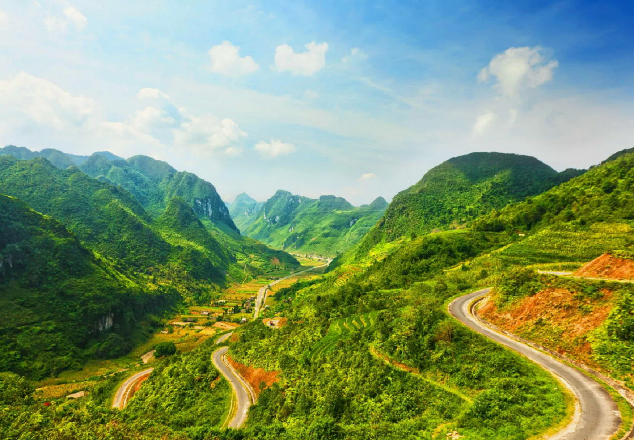 Выставка "Время женщин. Дорогами Вьетнама"