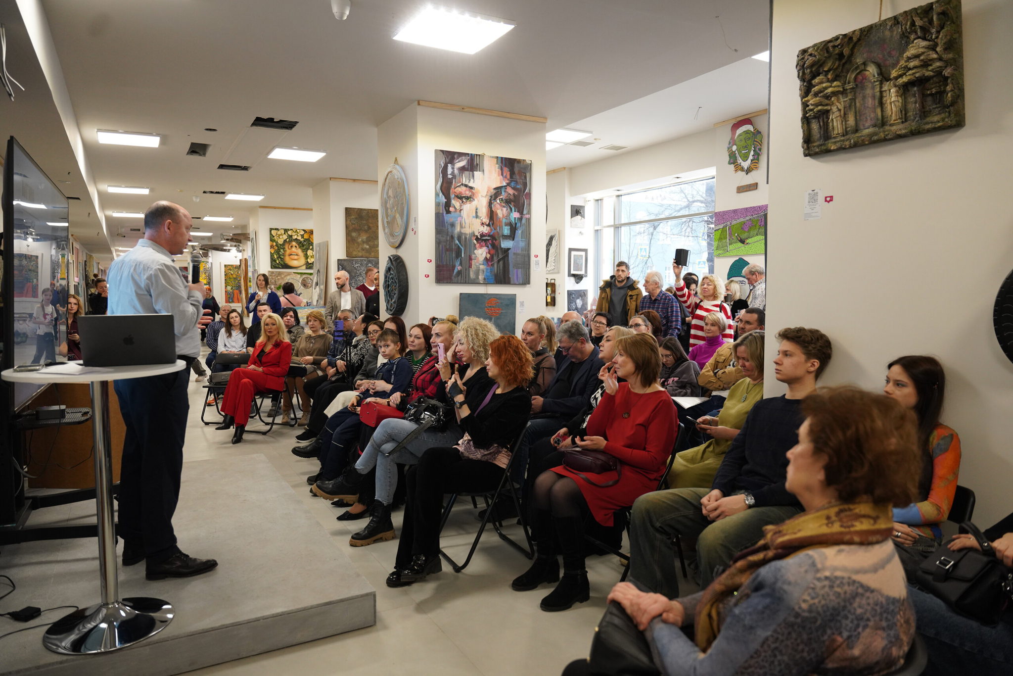 Праздничный аккорд: между прошлым и будущим