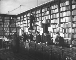 Лекция «О книгах и людях: к истории книжной культуры Литейной части»