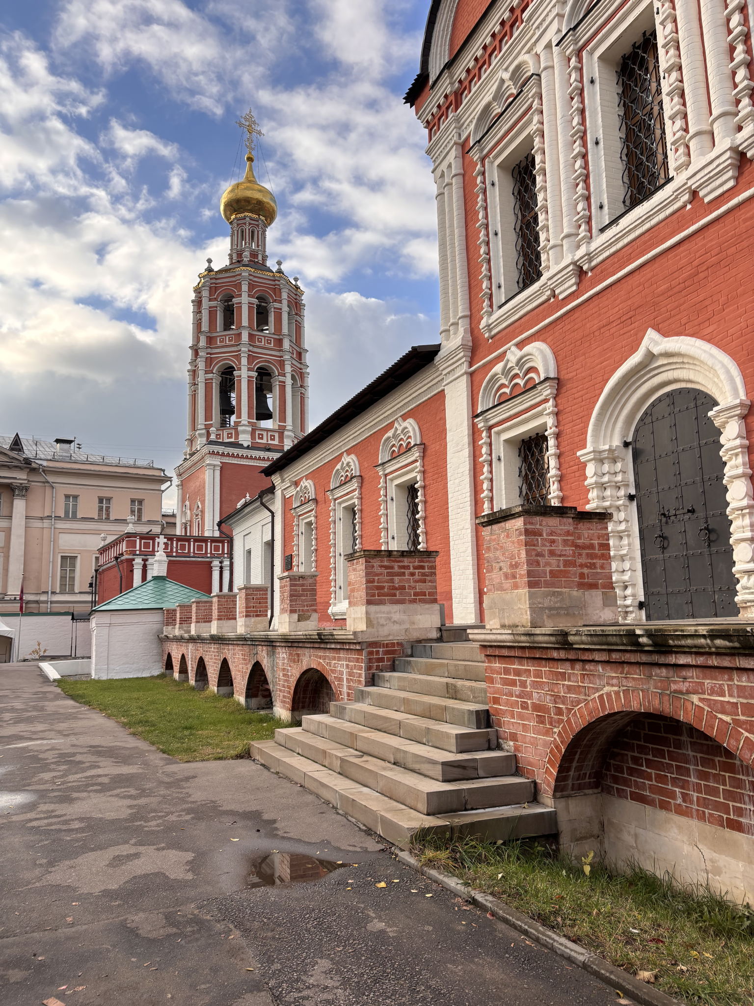 Высоко-Петровский монастырь: "государева молельня"