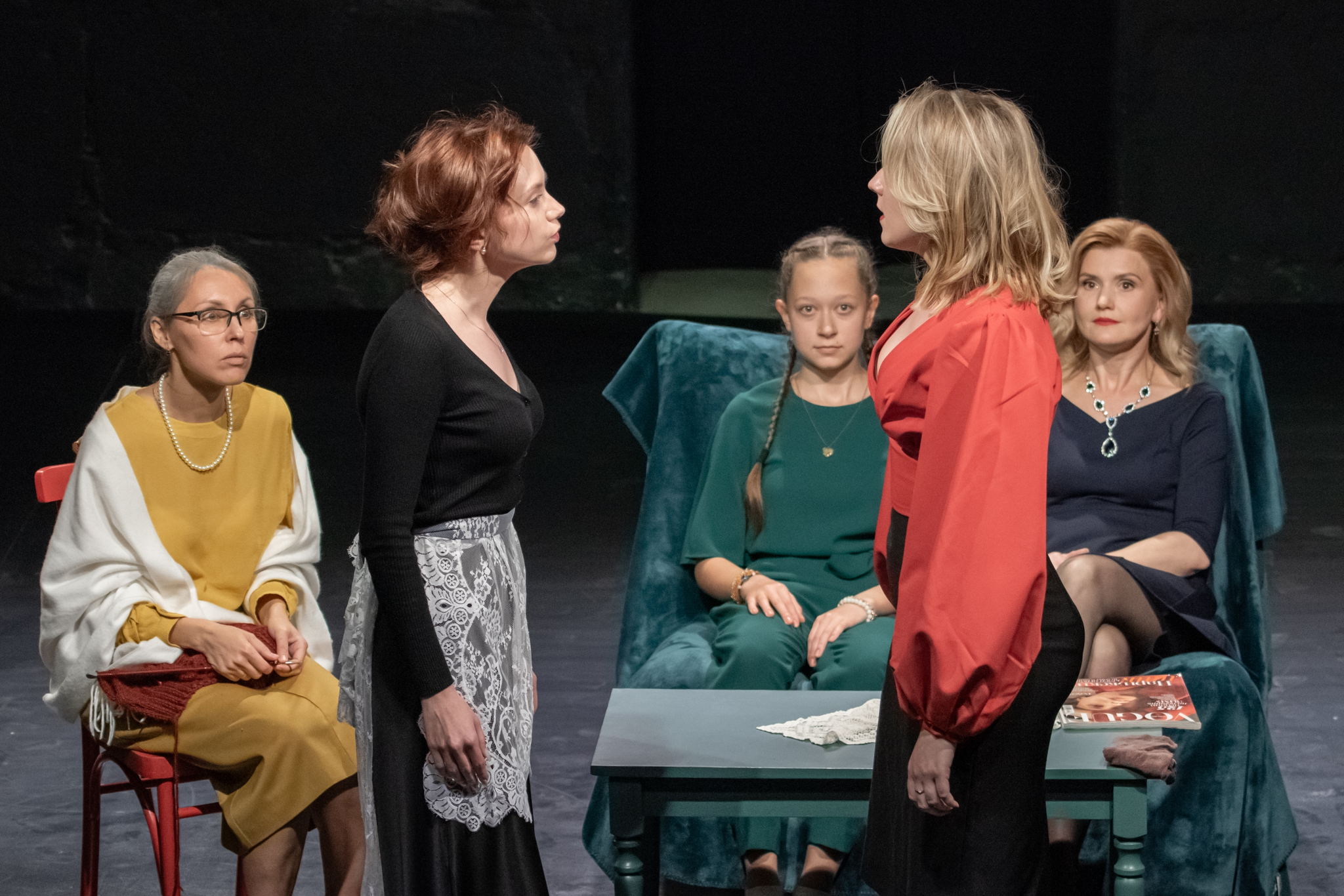 "8 любящих женщин"