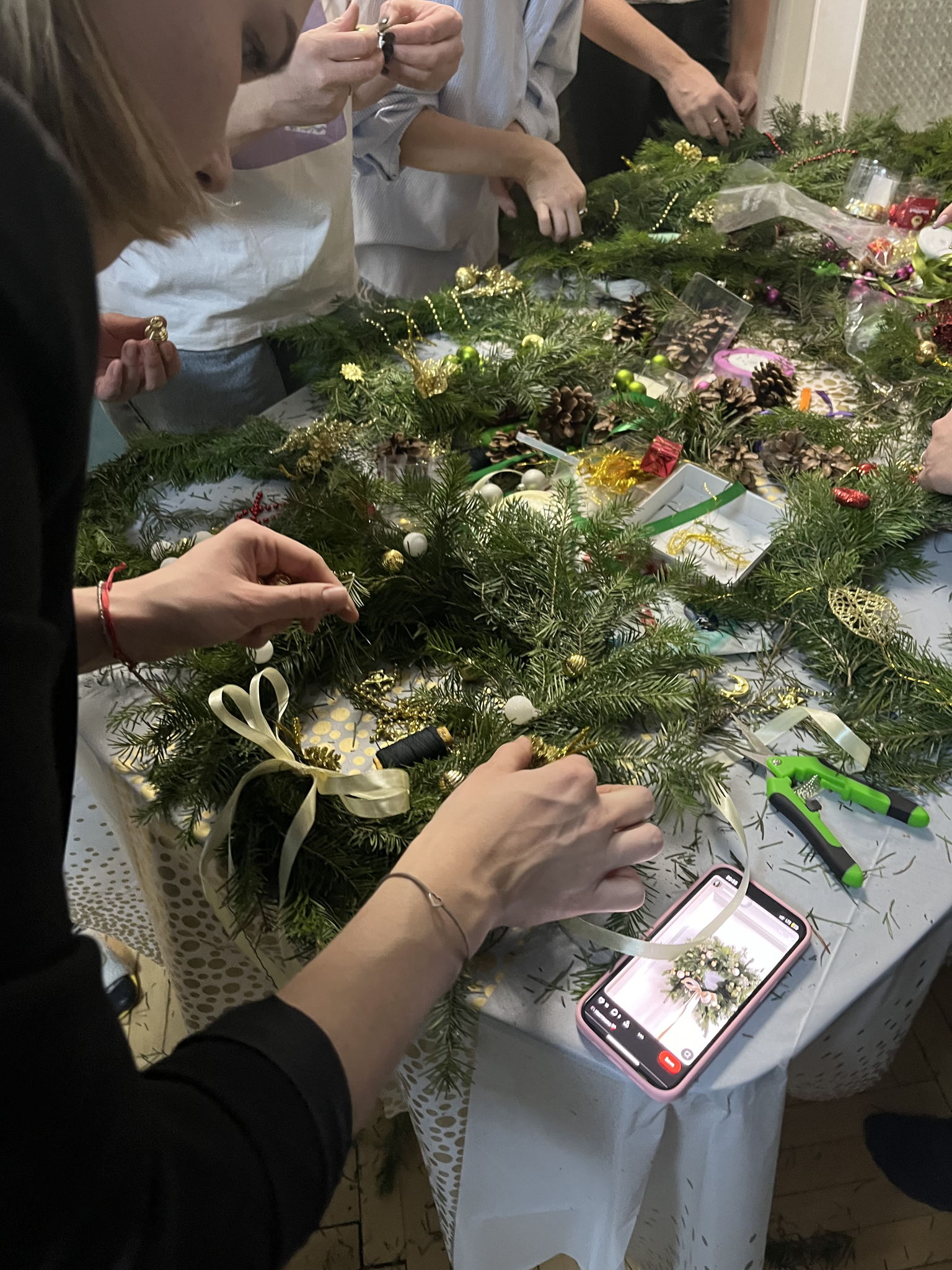 Мастер-класс по новогодним веночкам