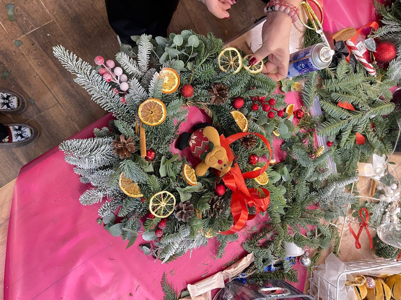 Новогодний мастер-класс "Елки и венки своими руками "в Москве