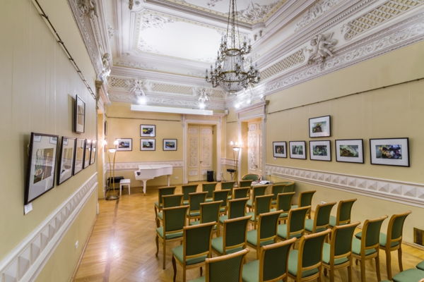 Литературно-музыкальный спектакль з. а. России Владимира Дяденистова «Гумилев. Без Гумилева»