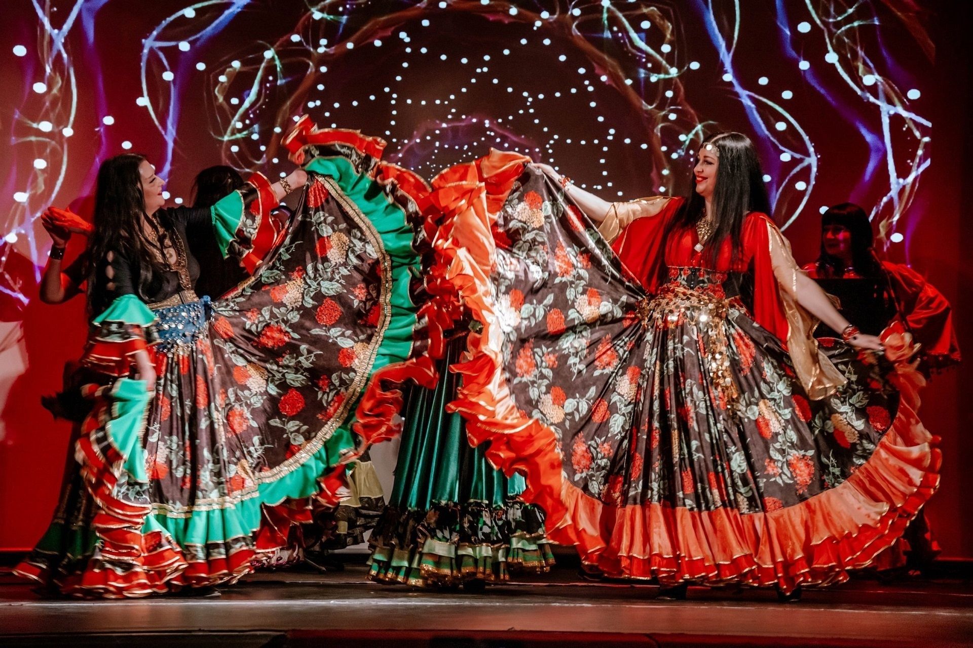 Выступление студии цыганского творчества "РАДА"