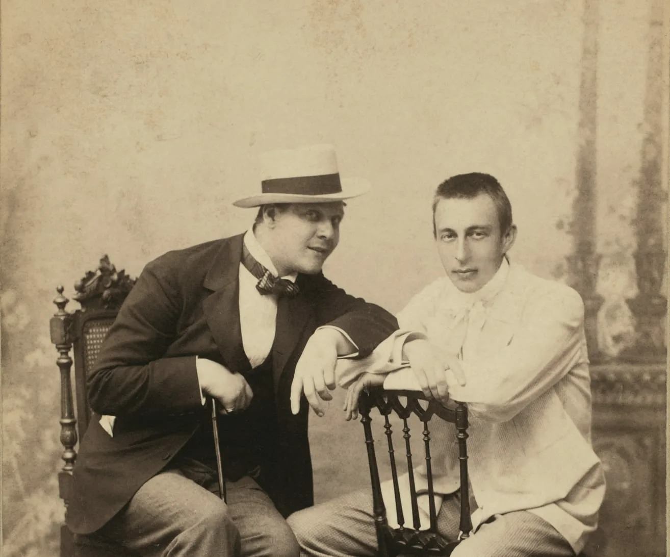 Концерт "Рахманинов-Шаляпин: два гения вне времени" в пространстве выставки «Владимир Немухин 100» в Выставочном зале фонда Андрея Чеглакова