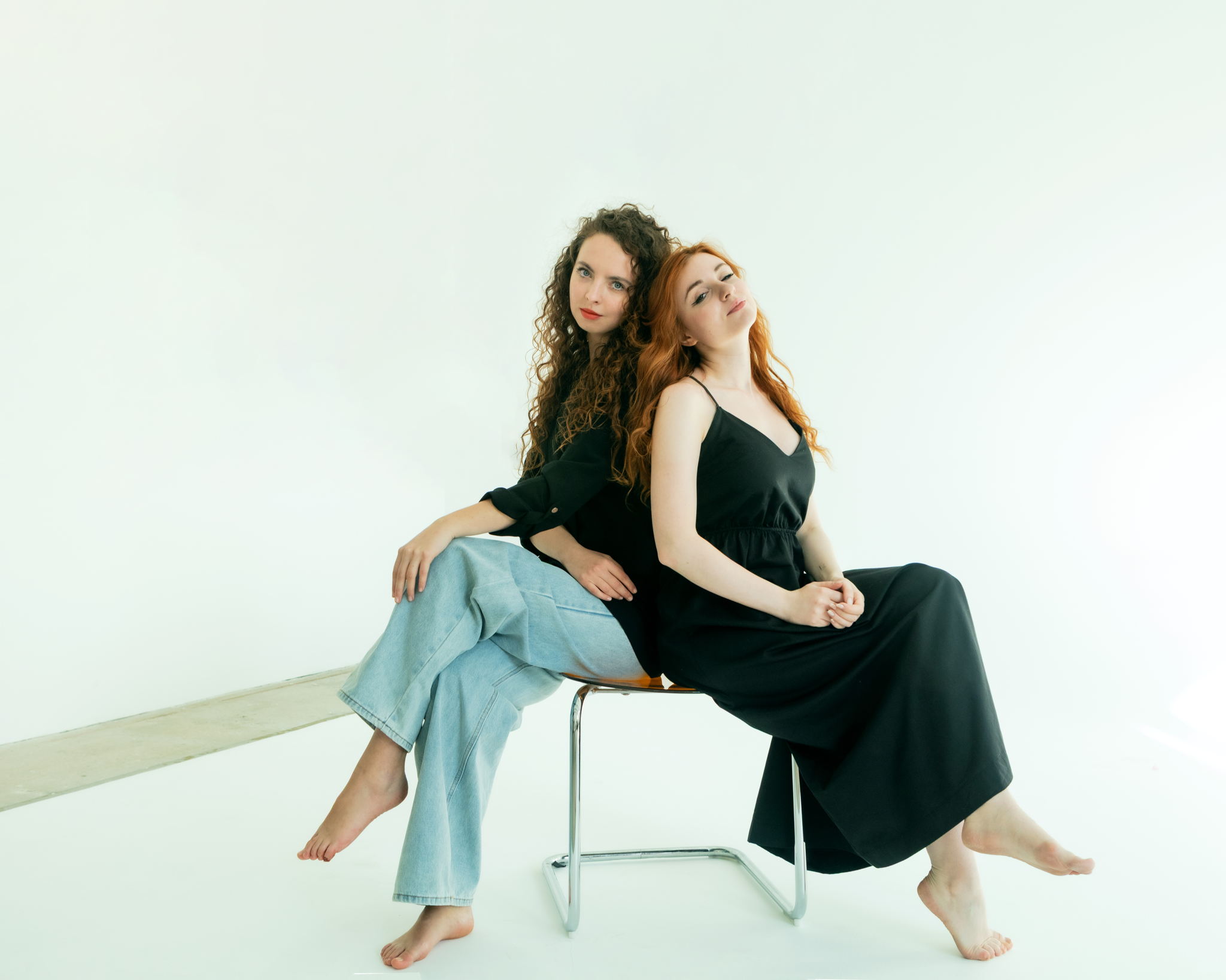 Лера Макарова и Агния Егошина, читка-перформанс / Снегурочка 2.0