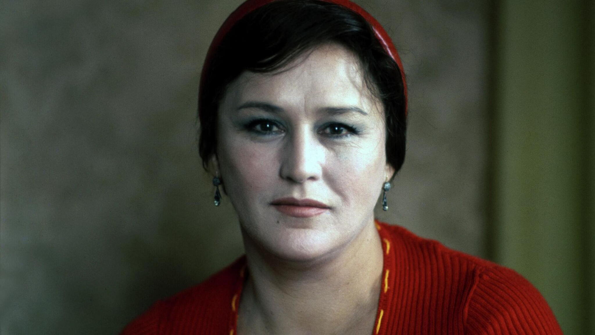 Моноспектакль "А, как на свете без любви прожить..."