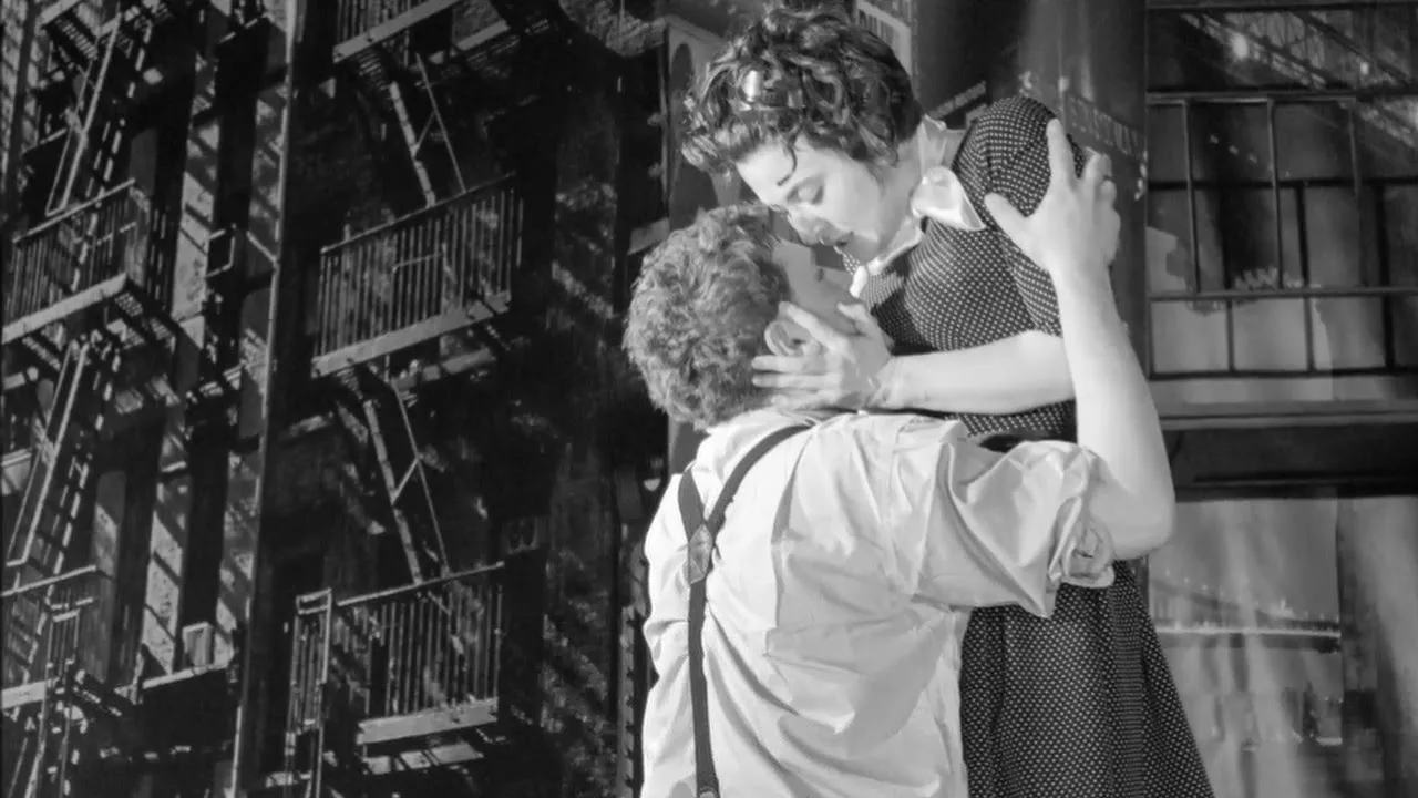 «Двое на качелях».  ПРЕМЬЕРА