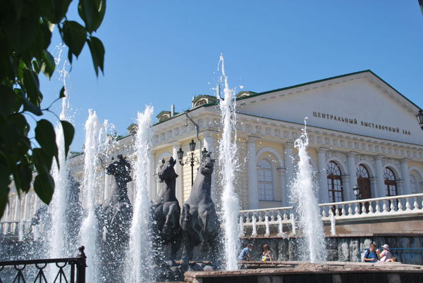 в 11.00 Прогулка по Александровскому саду (6-11 лет)