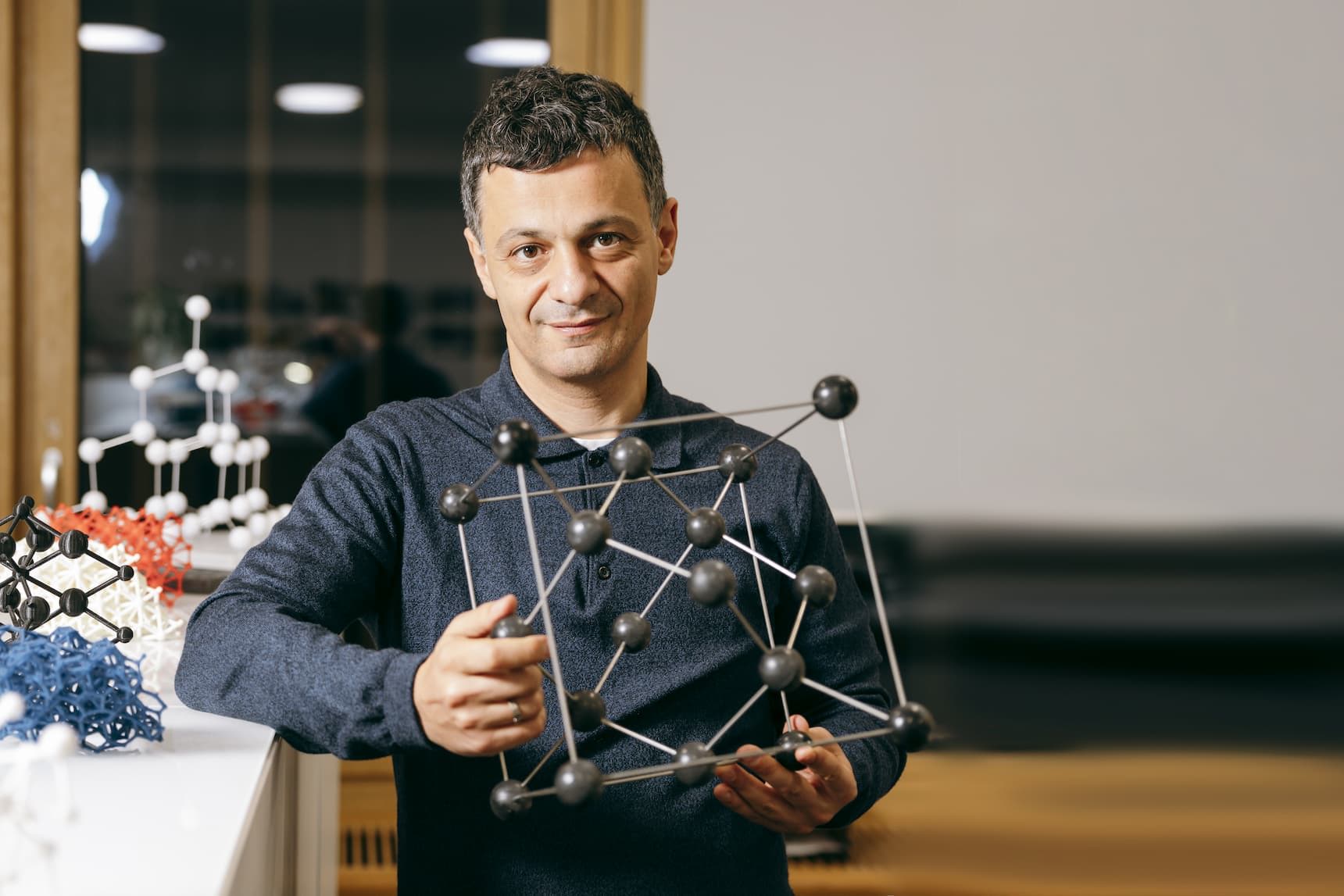 Лекция «Загадки химии высоких давлений и вещества планет»