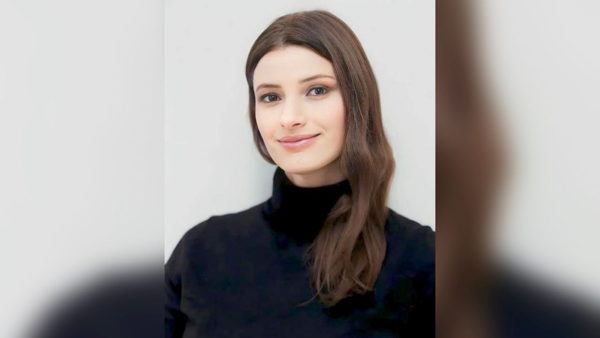 Артист-ток с художницей Ольгой Тумановой победительницей конкурса арт-резиденции "Сопка" (16+)