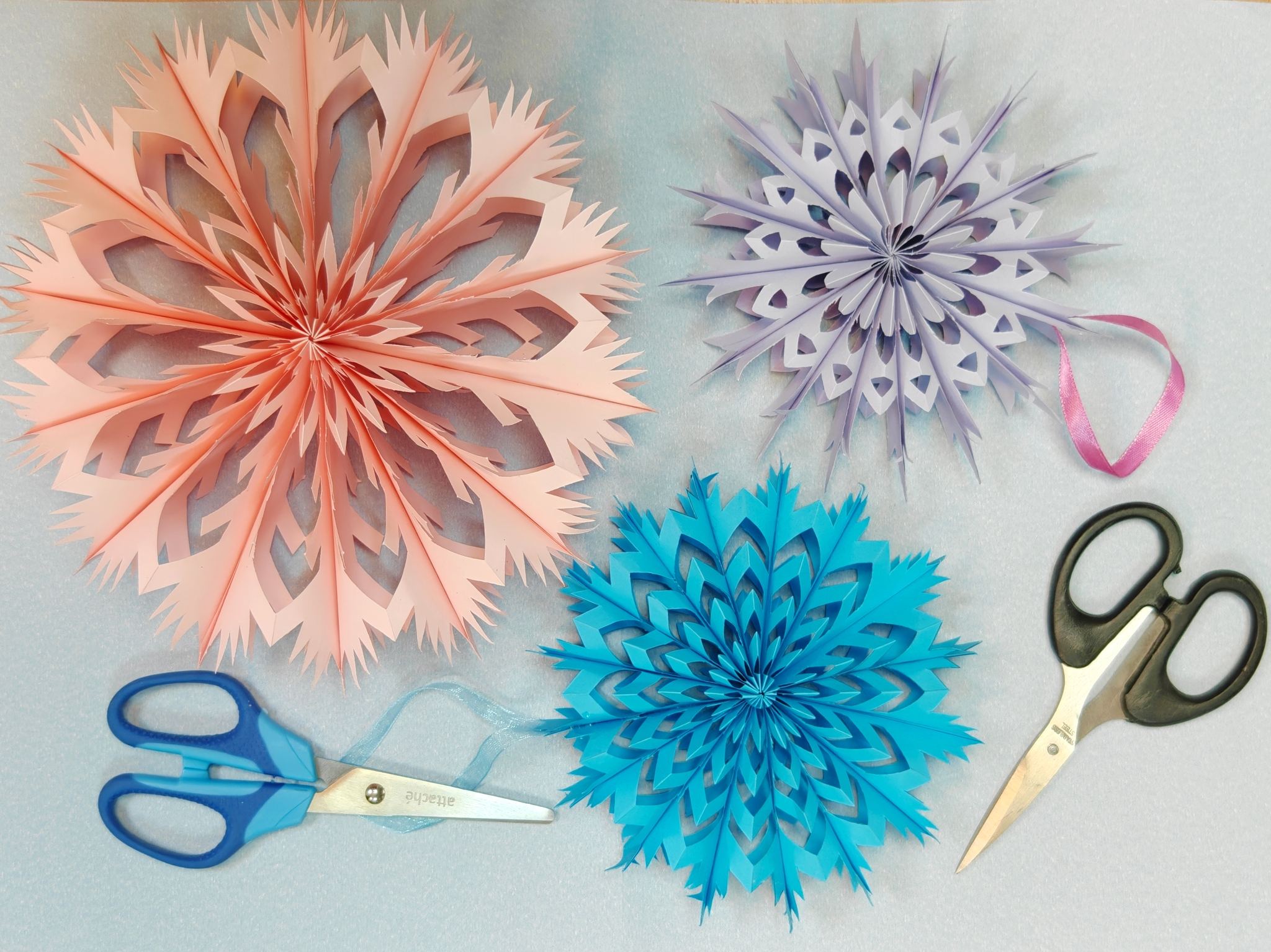 СНЕЖНАЯ СКАЗКА: 3D снежинка из бумаги