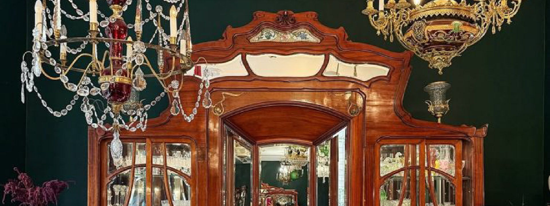 УНИКАЛЬНОЕ АНТИКВАРНОЕ ПРОСТРАНСТВО С ПРОГУЛКОЙ В АРБАТСКИХ ПЕРЕУЛКАХ