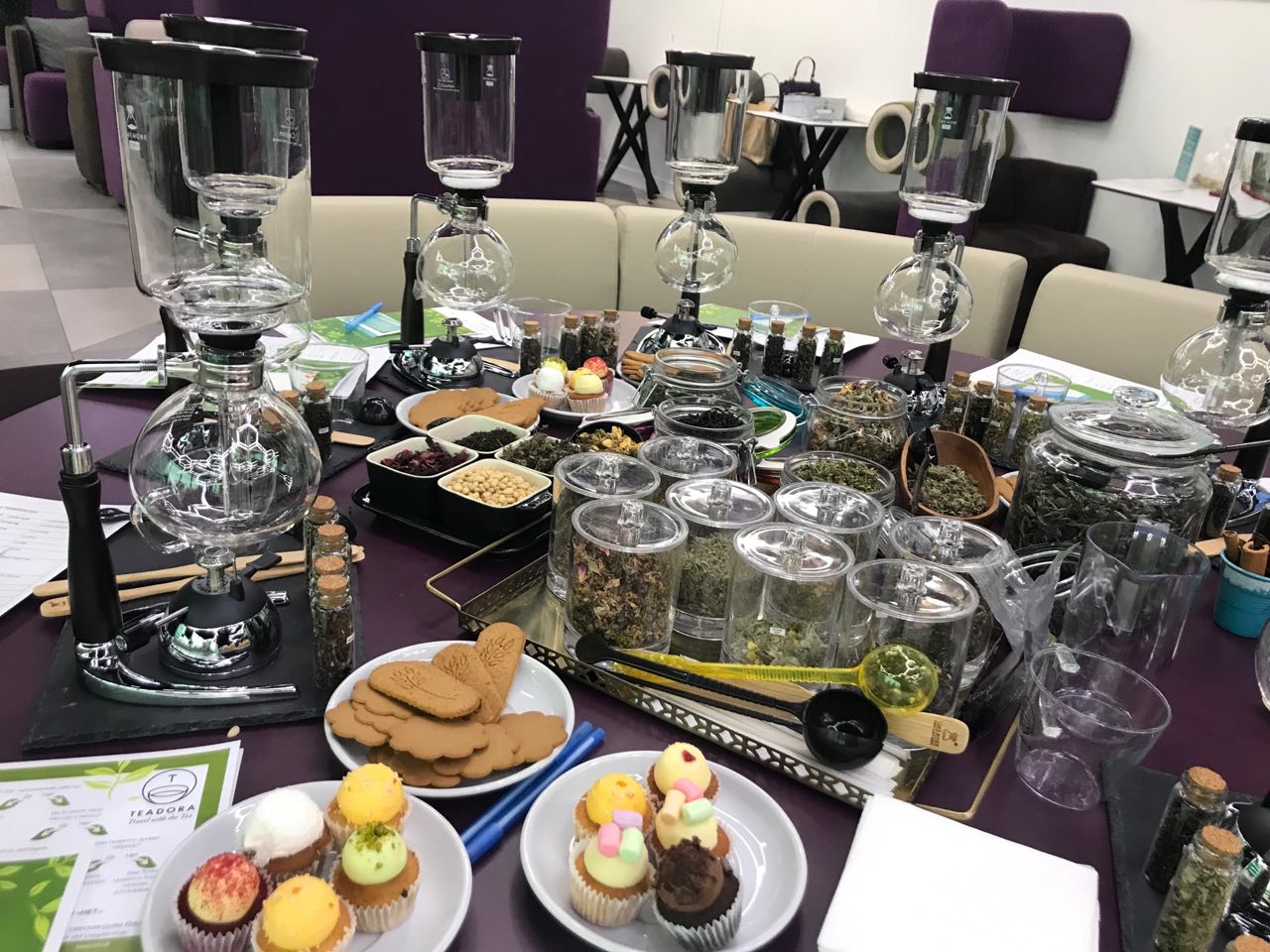 Корпоративная вечеринка. В наличии подарочные сертификаты. Дружеская вечеринка. Дружеская вечеринка. Enjoy events.