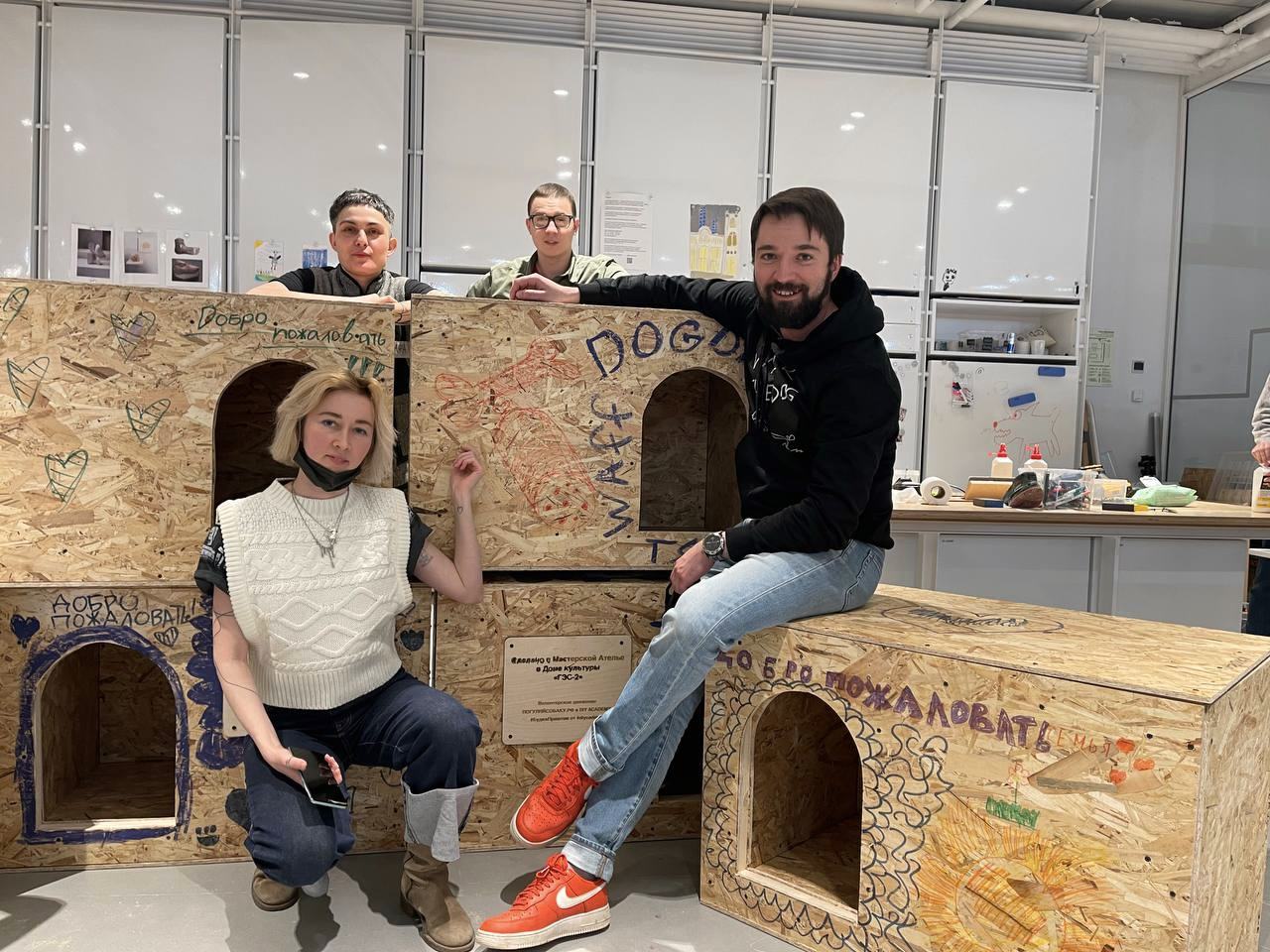 Пилим будки ПогуляйСобаку и Антон тут учит