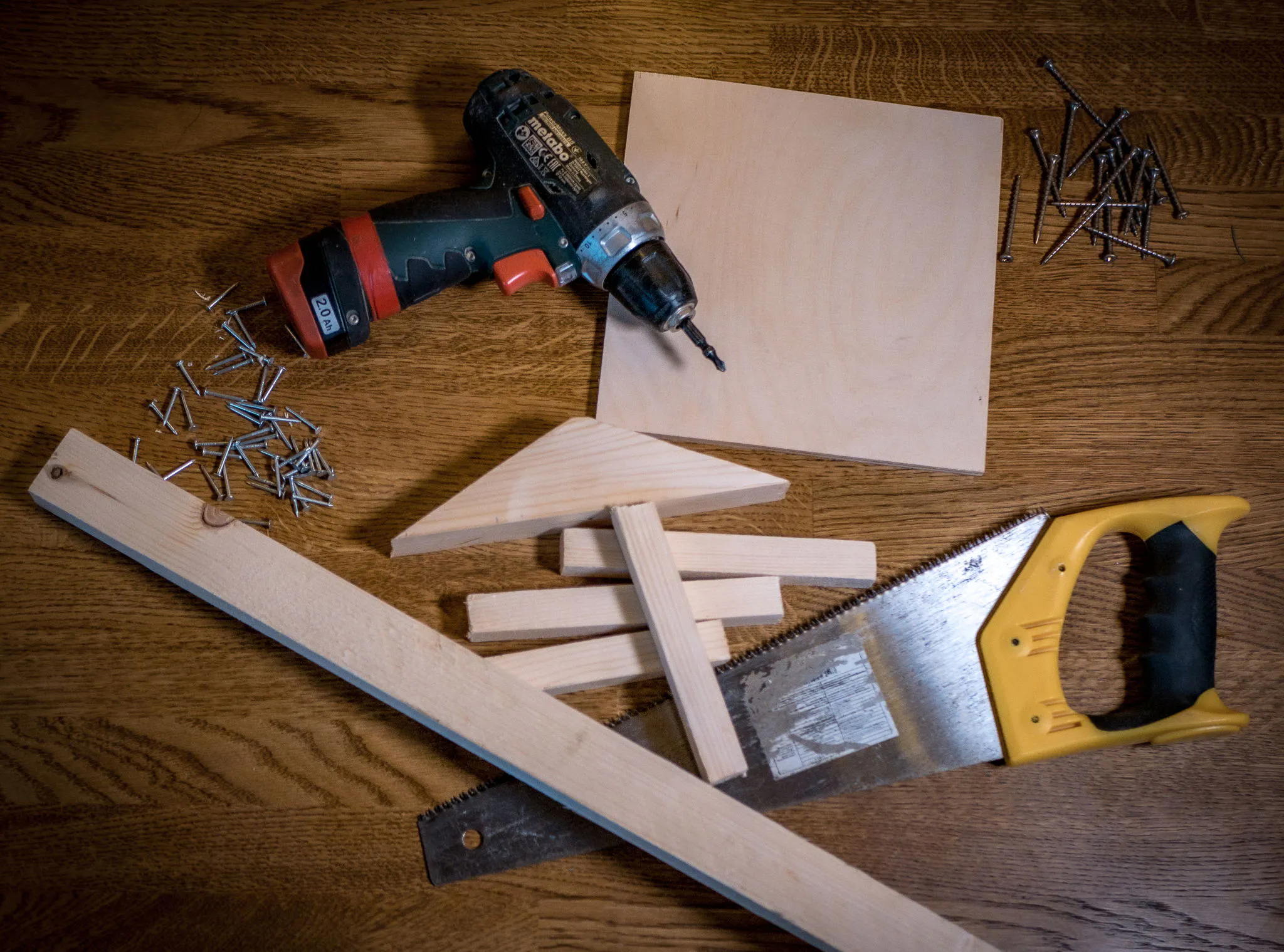 в 15:15 Новогодний мастер-класс "Новогодние игрушки" с Петром Суровым 7+