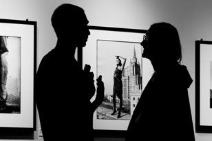Лекция «Пролетая над стеной идеологии. Как читать фотографию без подсказок»