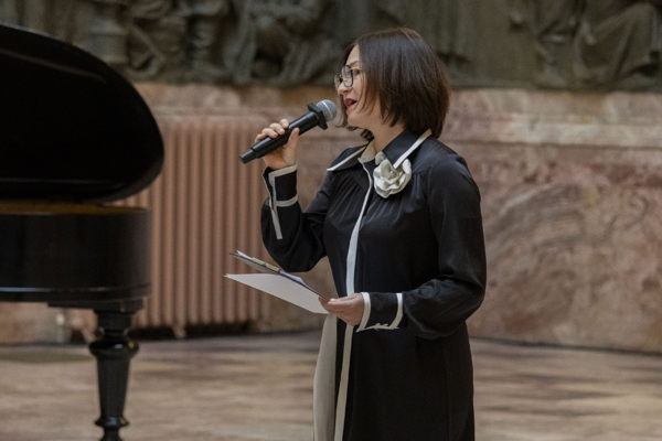 Лекция-концерт в двух отделениях «Только вперед!»