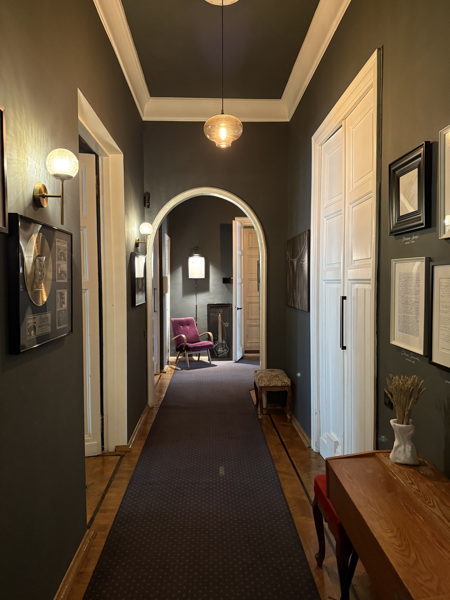 От белых палат до лужковского модернизма. Архитектурная прогулка с посещением доходного дома