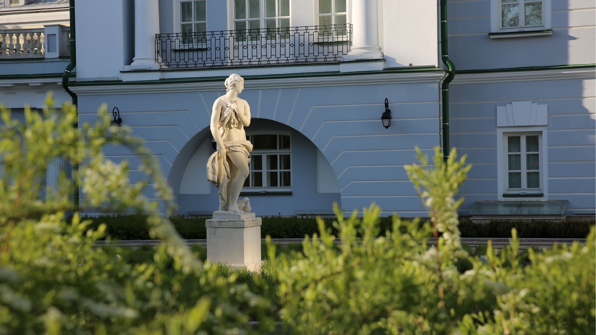 Три века на Никитской: экскурсия в усадьбу Долгоруковых-Бобринских