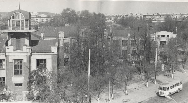 Дом-подкова, дом-корабль, дом-чупа-чупс?