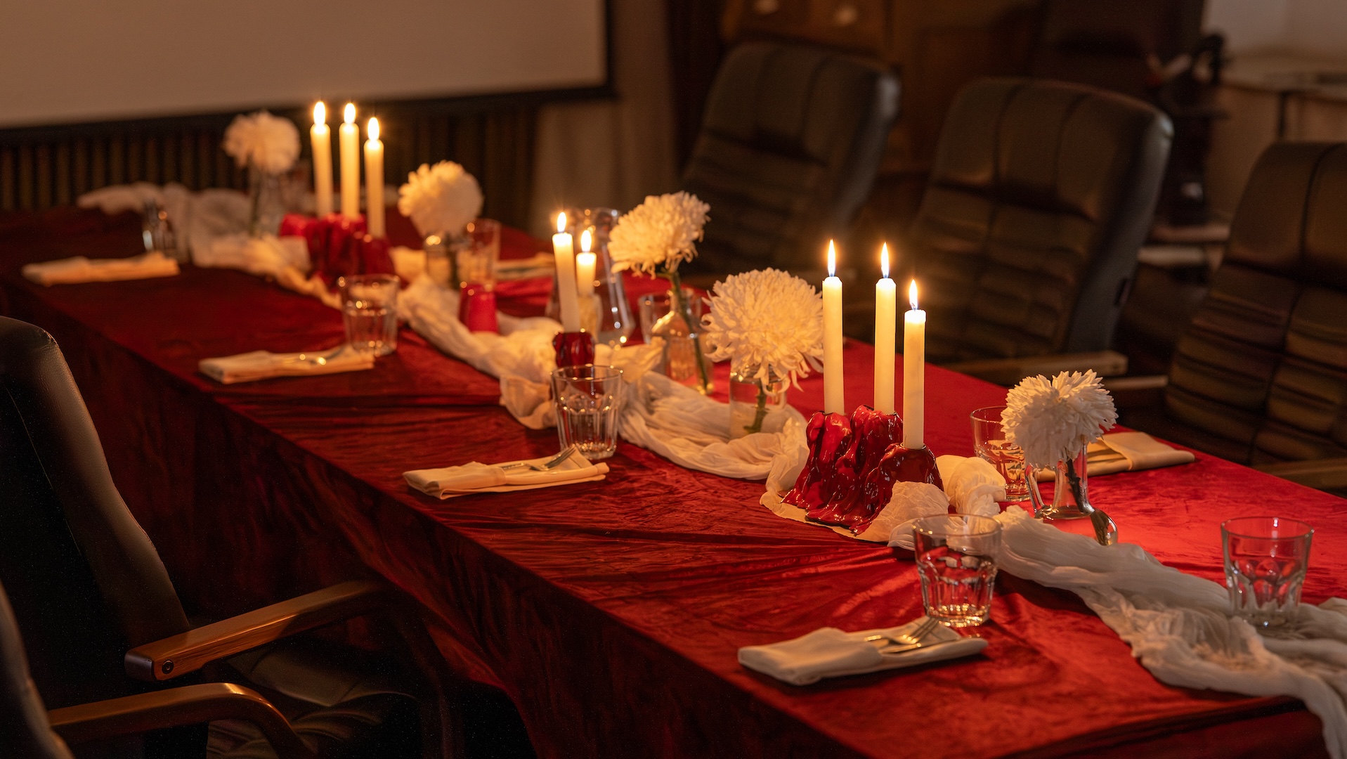 «преступление и наказание»: театральный ужин в едва знакомы