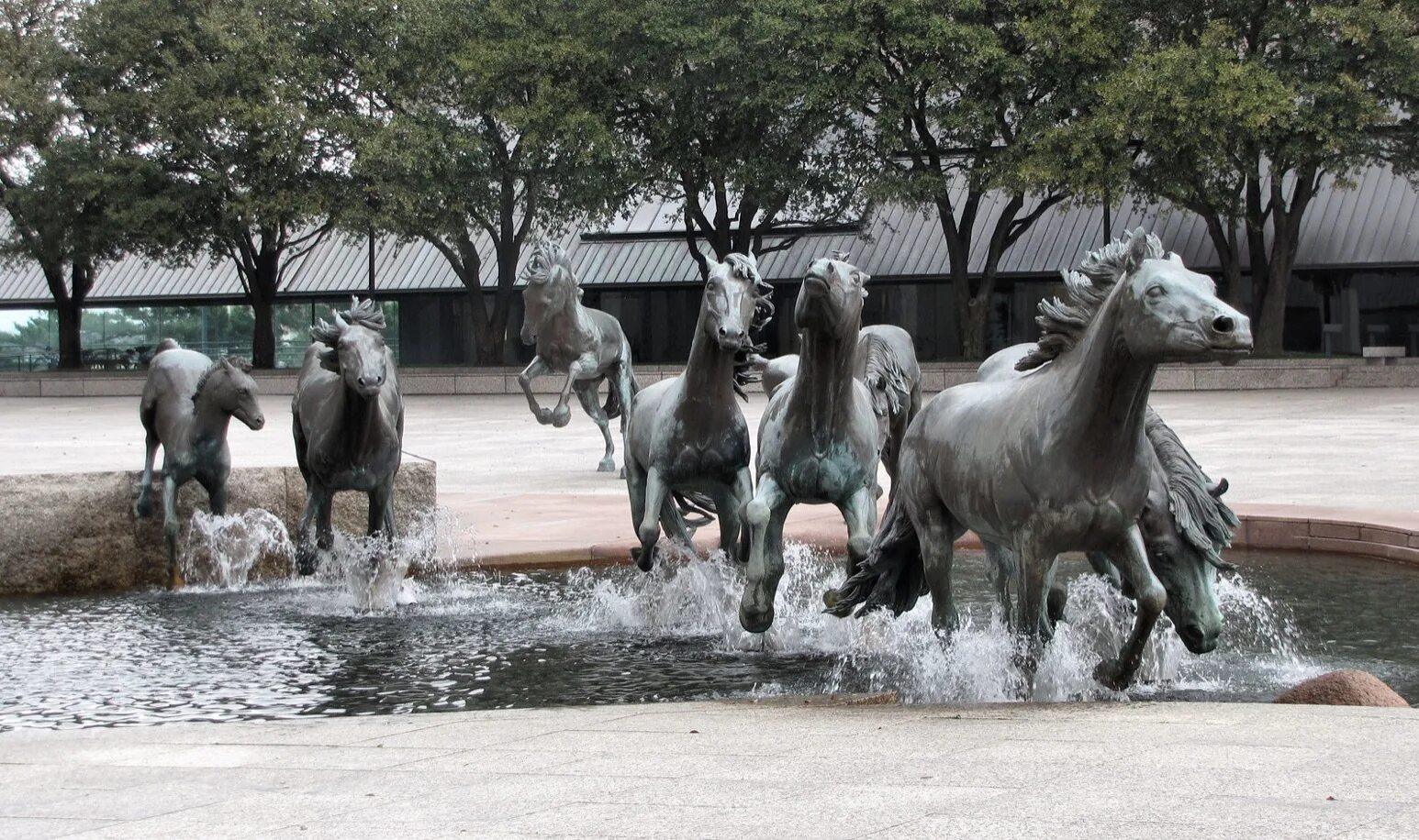 Лекция "Странные формы реальности. Скульптура Америки"