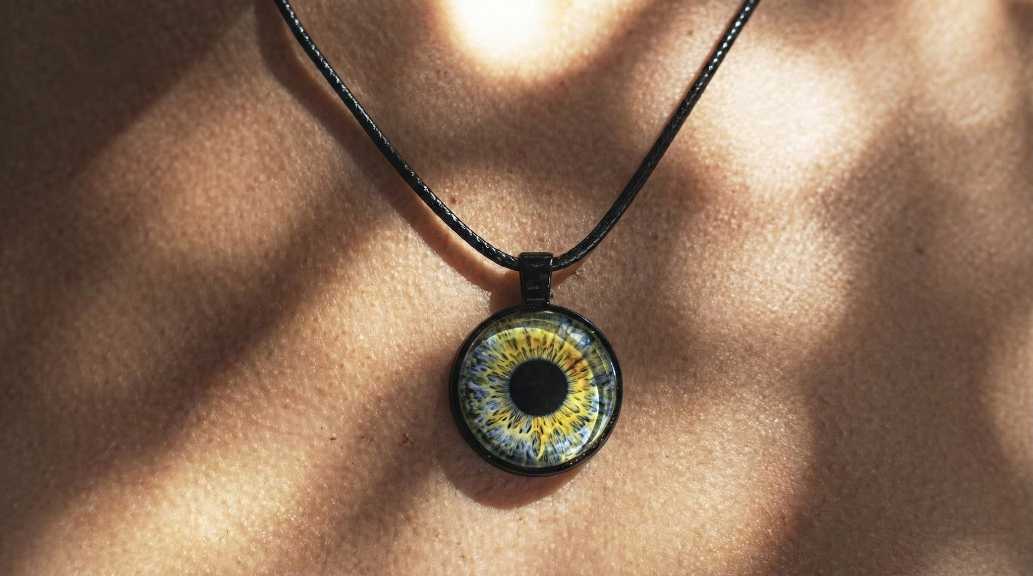 Мастер-класс по созданию уникальных украшений с вашей радужкой глаза