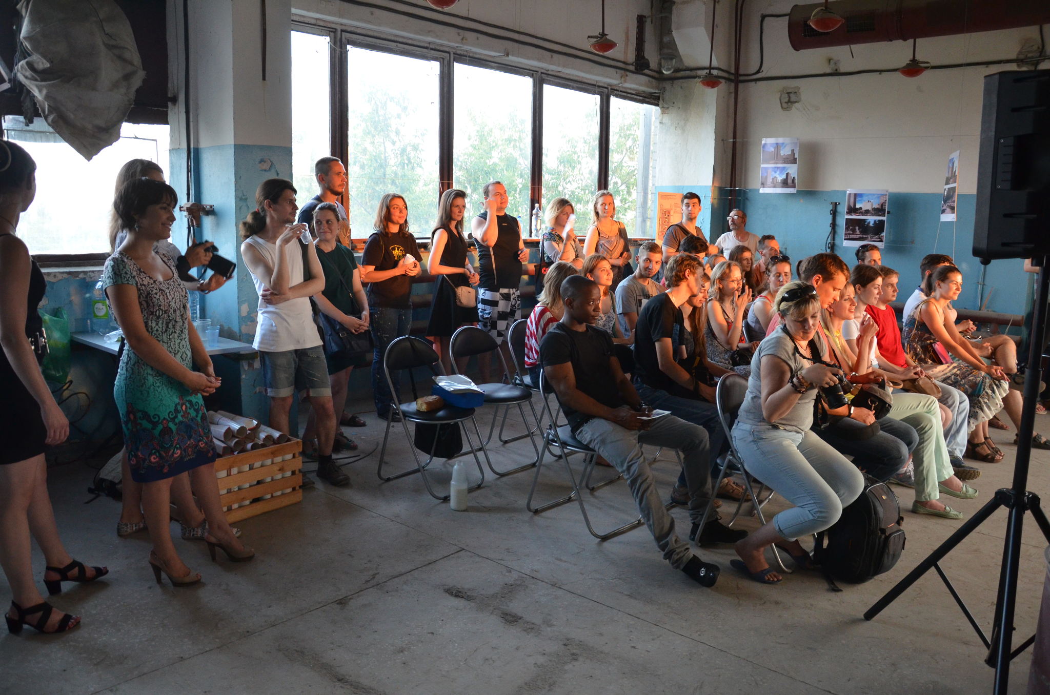 Артист ток с участниками первой декады паблик арт-проекта (Из)обретая публичное: Точки входа;